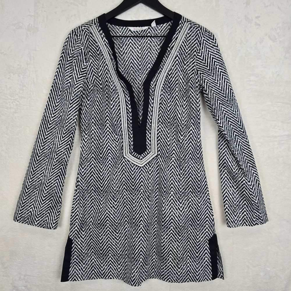 Athleta Womens XS Black White‎ Chevron V-Neck Tunic Top Swim Cover Boho